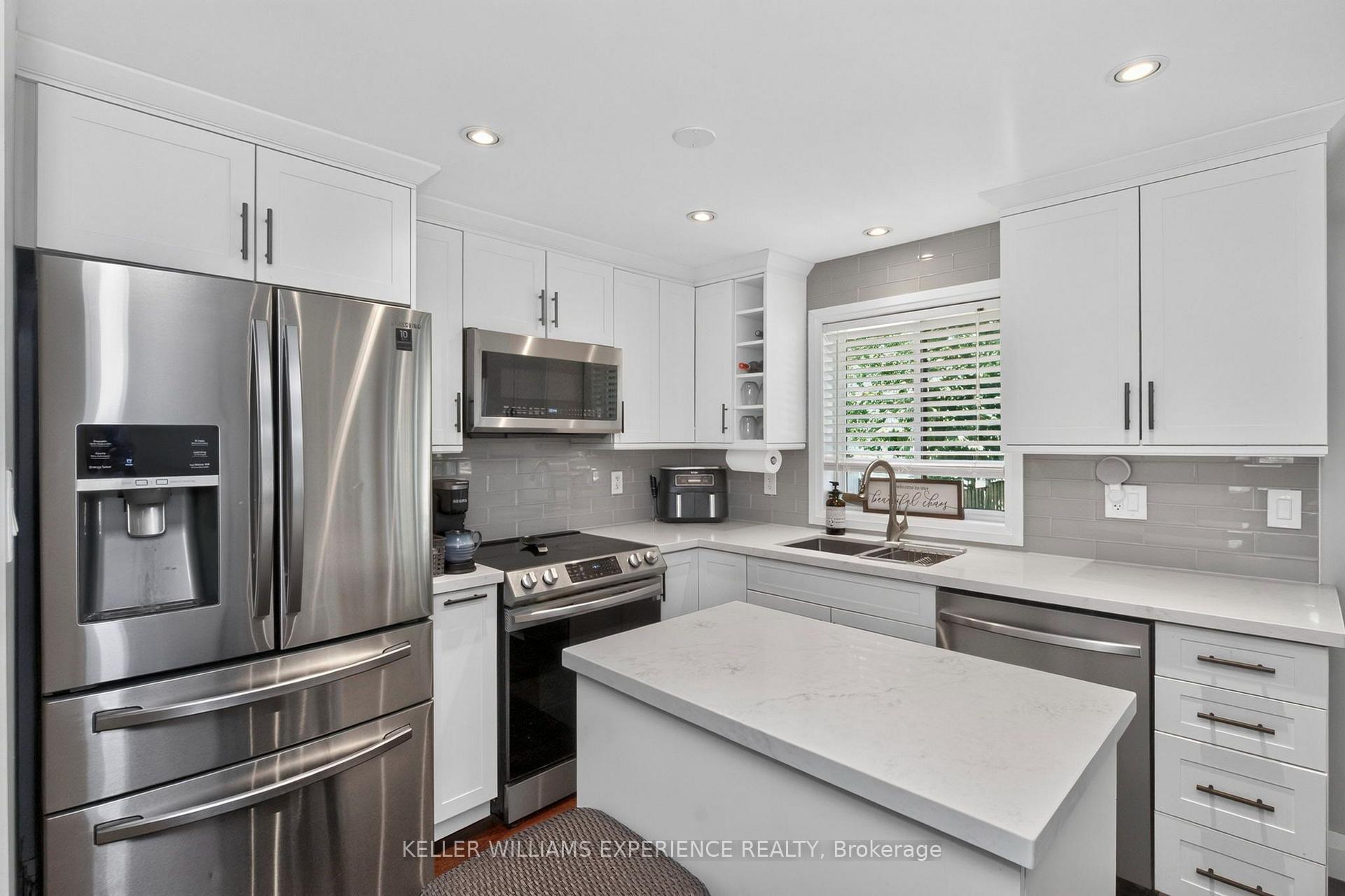 Photo 7 of Unit 9, 38 Kenwell Crescent, Barrie, Holly — HOMEH