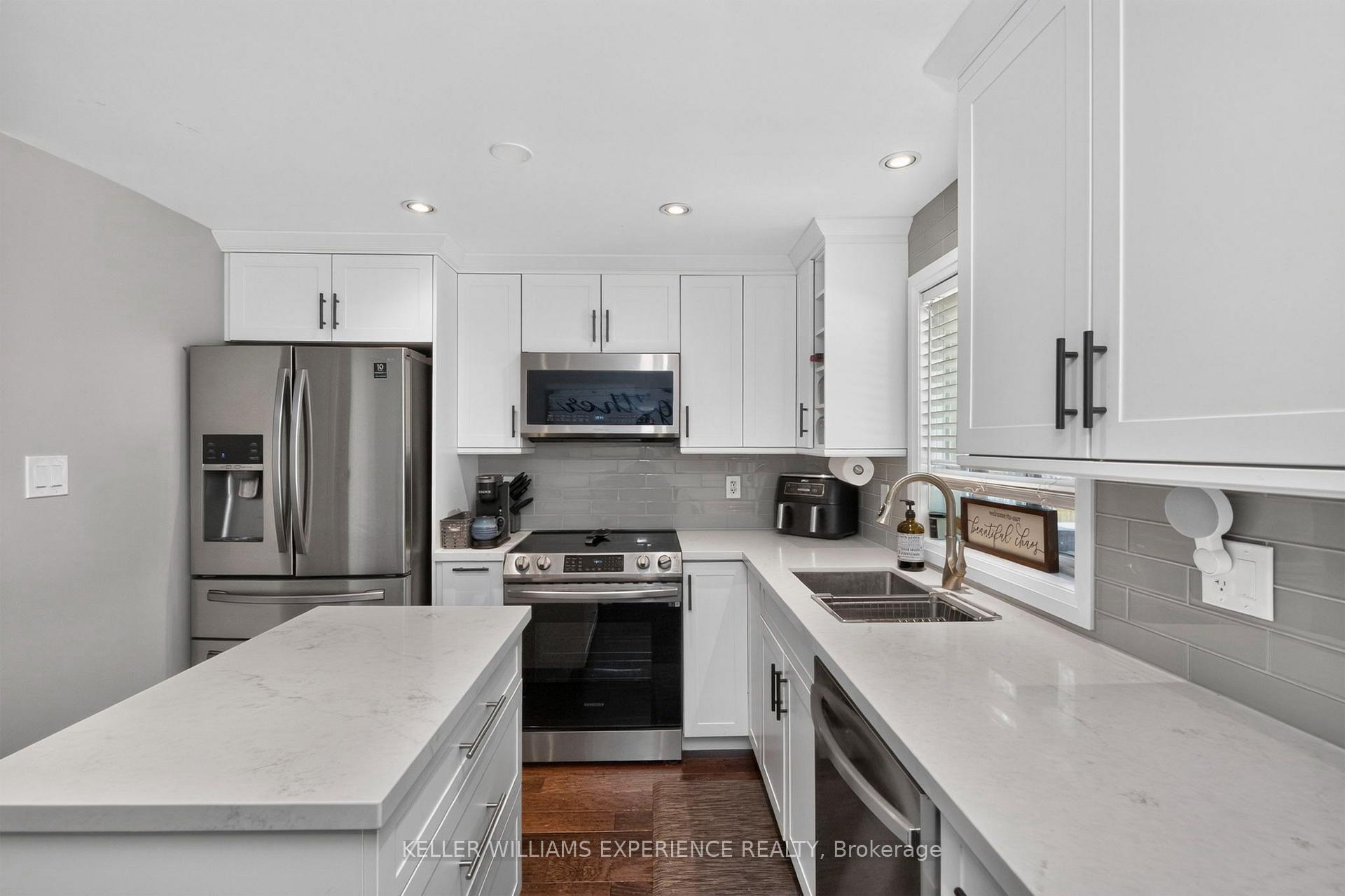 Photo 8 of Unit 9, 38 Kenwell Crescent, Barrie, Holly — HOMEH