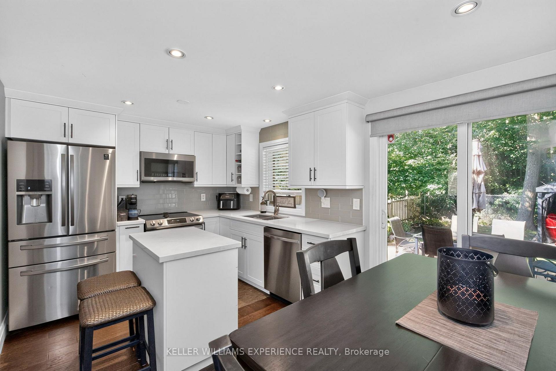 Photo 10 of Unit 9, 38 Kenwell Crescent, Barrie, Holly — HOMEH