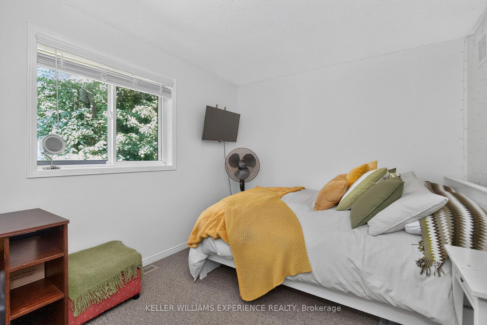 Photo 17 of Unit 9, 38 Kenwell Crescent, Barrie, Holly — HOMEH