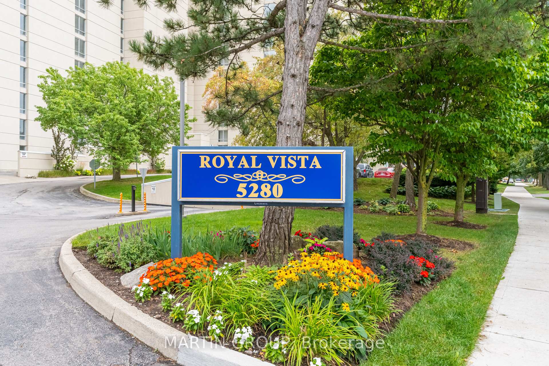 Photo 4 of Unit 1102, 5280 Lakeshore Road, Burlington, Appleby — HOMEH