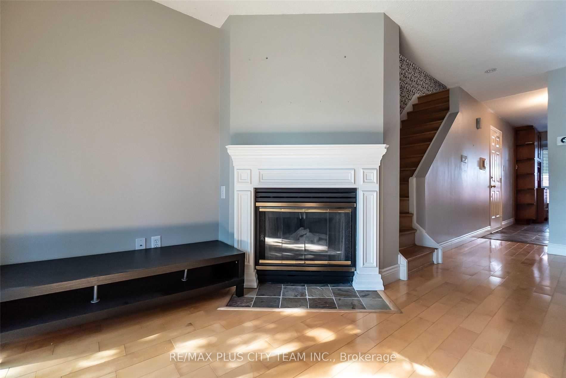 Photo 7 of Unit Th 8C, 801 King Street, Toronto, Niagara — HOMEH