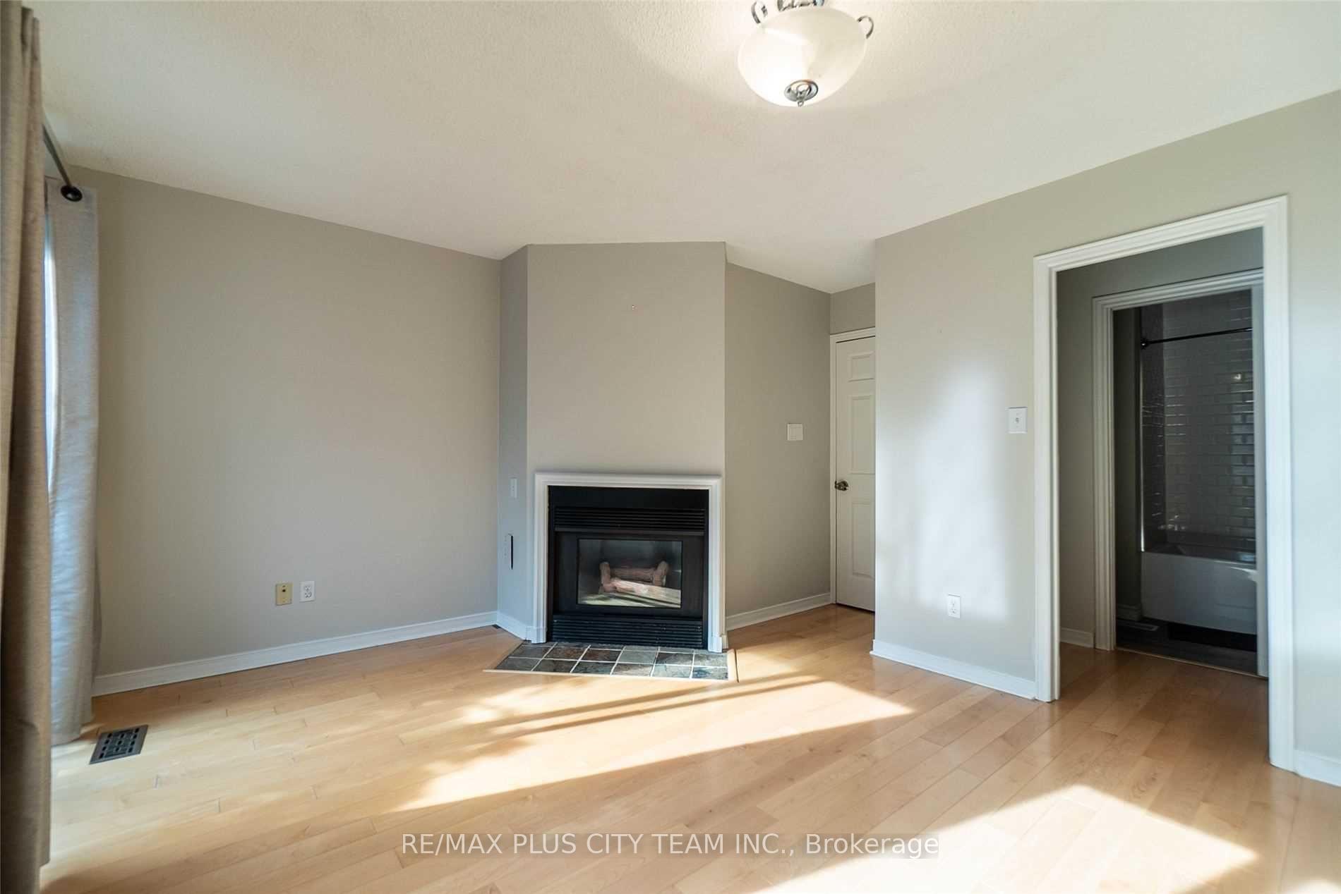 Photo 20 of Unit Th 8C, 801 King Street, Toronto, Niagara — HOMEH