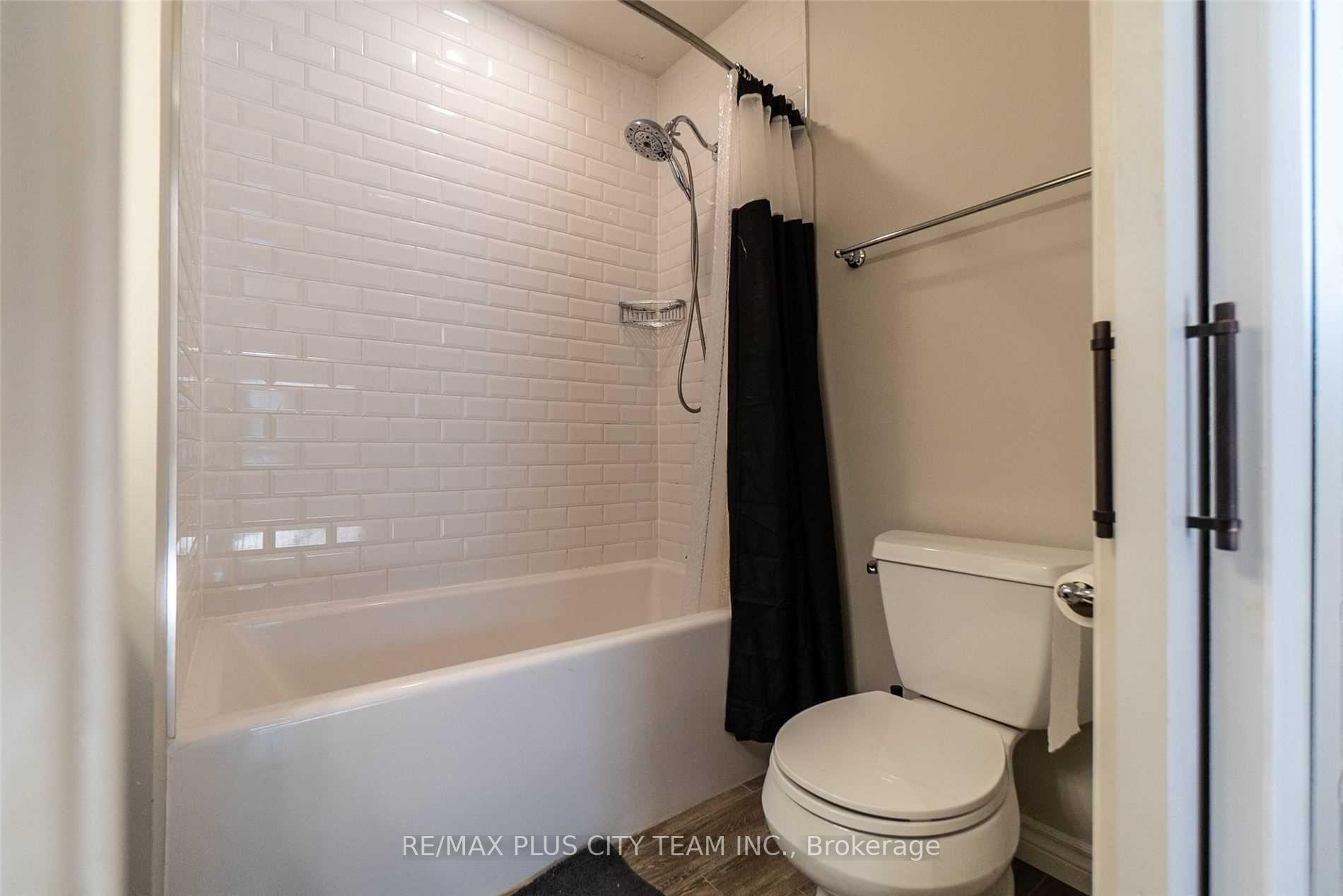 Photo 23 of Unit Th 8C, 801 King Street, Toronto, Niagara — HOMEH