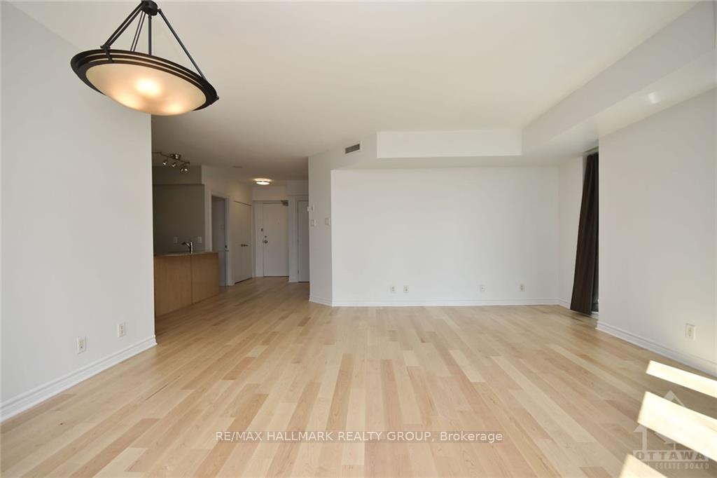 Photo 6 of Unit 1101, 445 Laurier Avenue W, Ottawa, Ottawa Centre — HOMEH