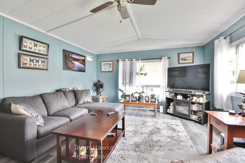 Photo 6 of 48 Northland Drive, Midland — HOMEH