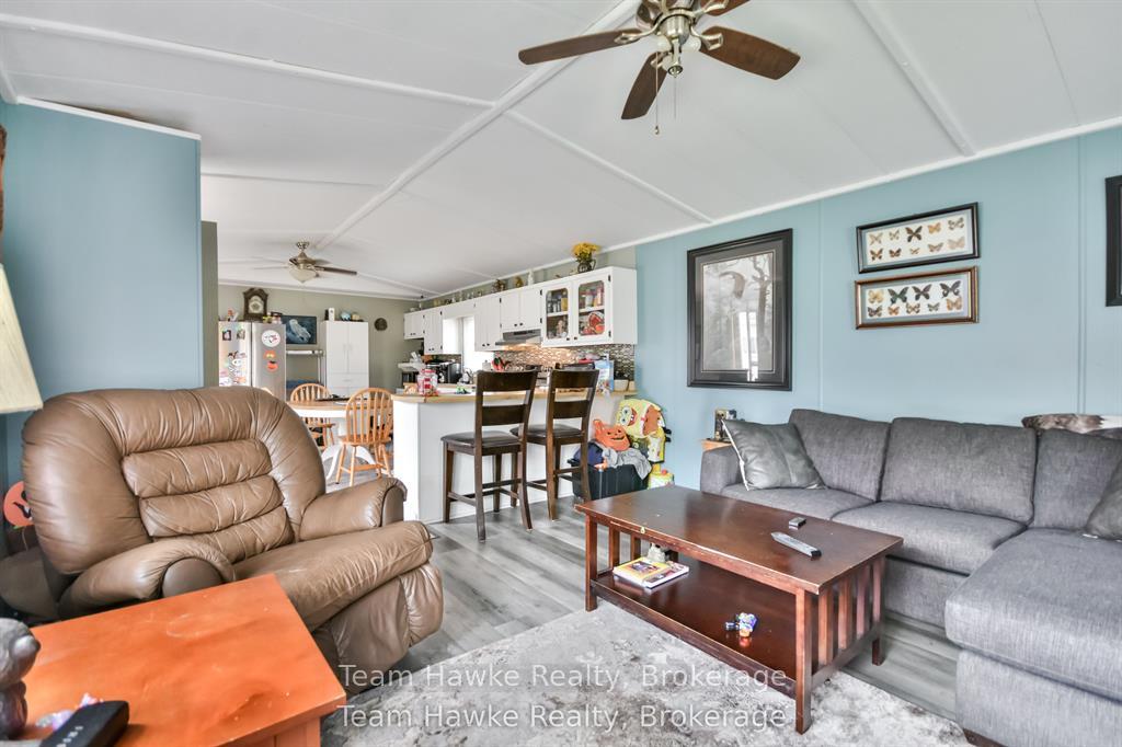 Photo 9 of 48 Northland Drive, Midland — HOMEH