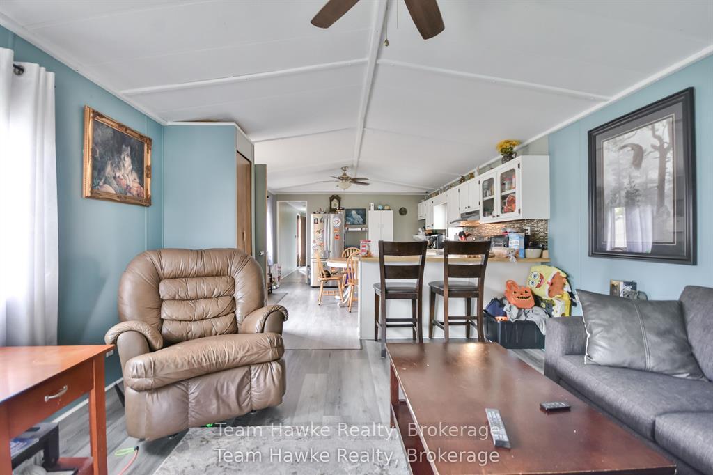Photo 10 of 48 Northland Drive, Midland — HOMEH