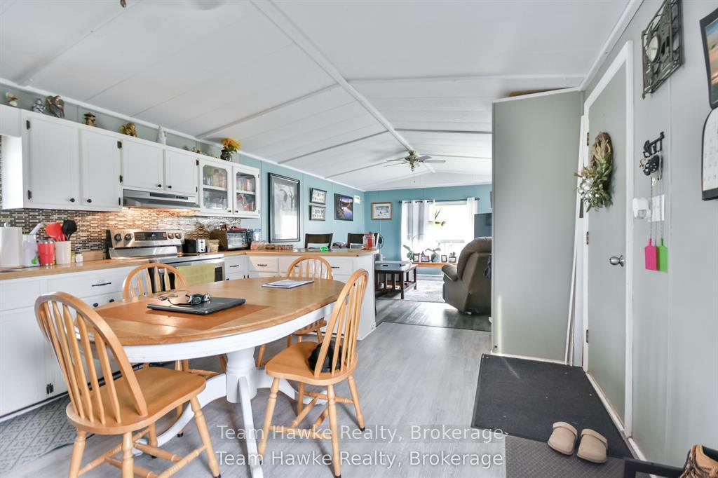 Photo 13 of 48 Northland Drive, Midland — HOMEH