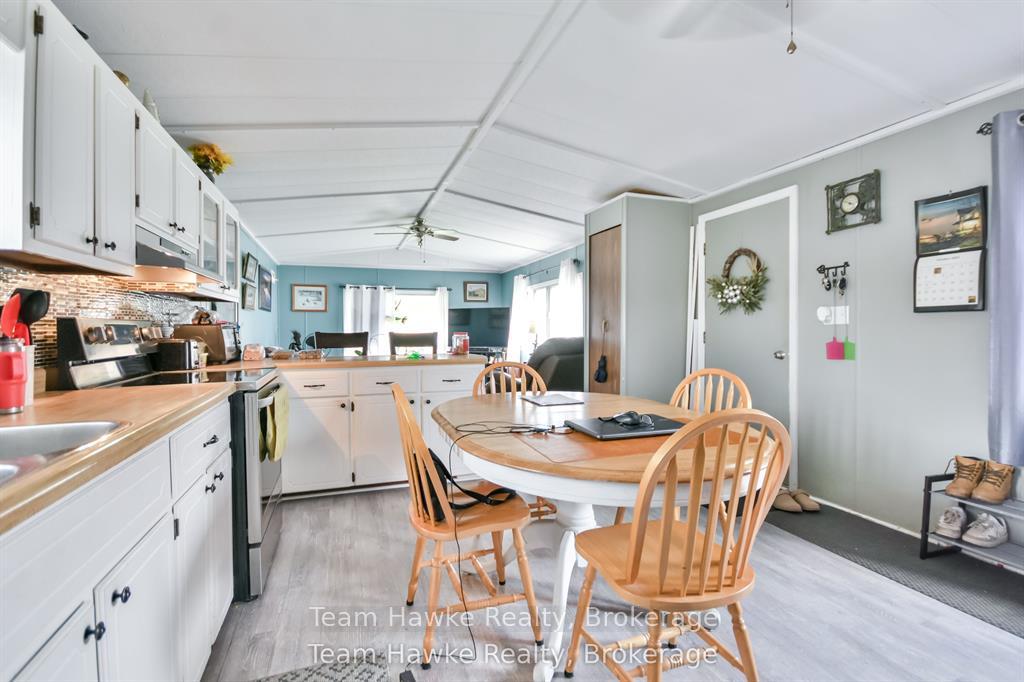 Photo 14 of 48 Northland Drive, Midland — HOMEH