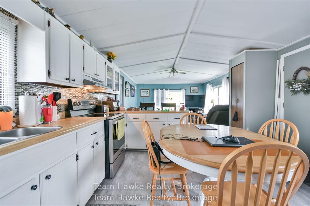 Photo 15 of 48 Northland Drive, Midland — HOMEH