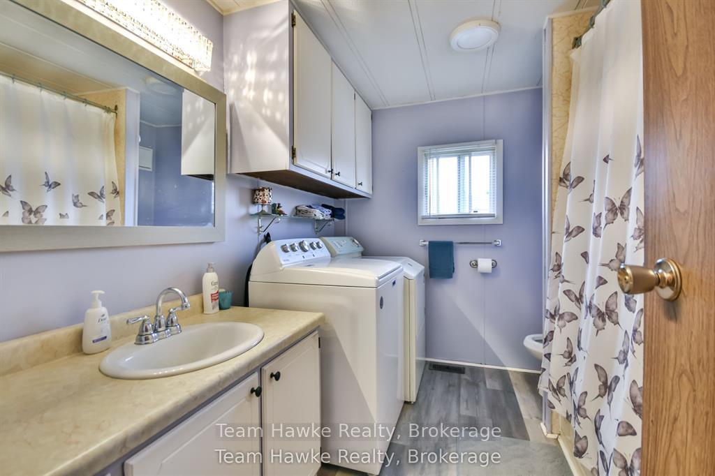 Photo 16 of 48 Northland Drive, Midland — HOMEH