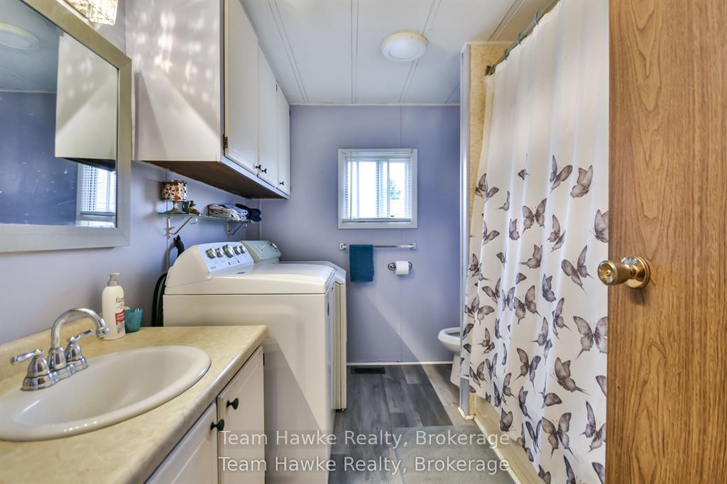 Photo 17 of 48 Northland Drive, Midland — HOMEH