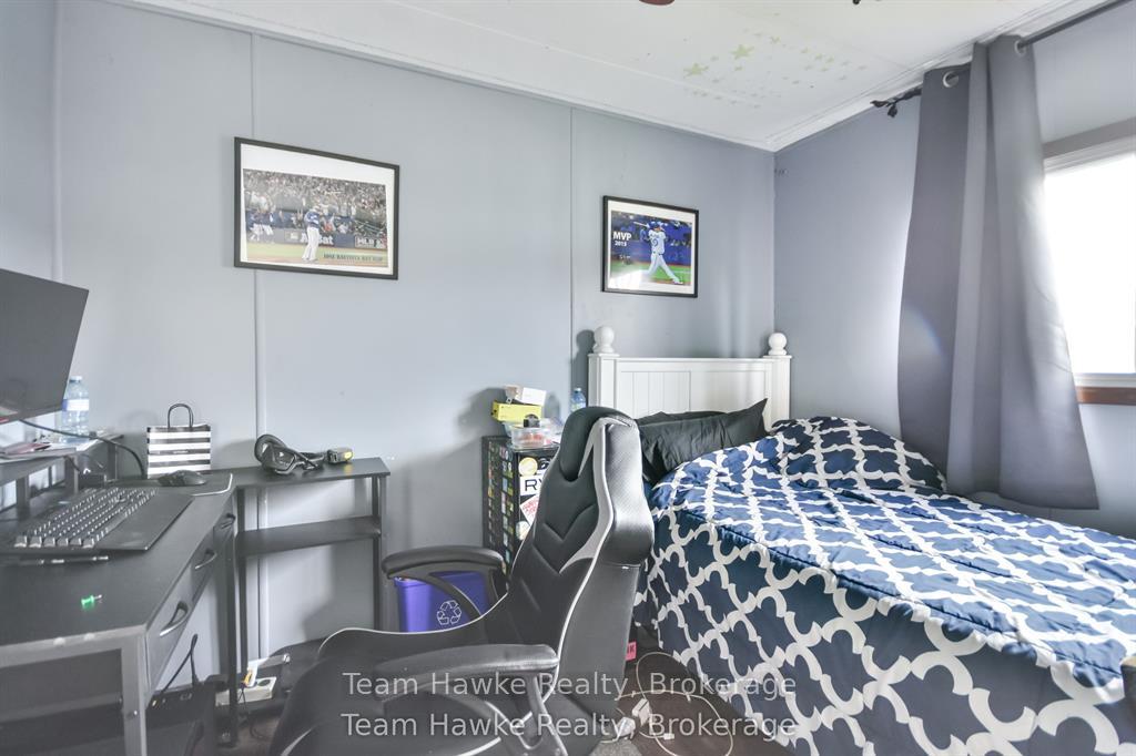 Photo 19 of 48 Northland Drive, Midland — HOMEH