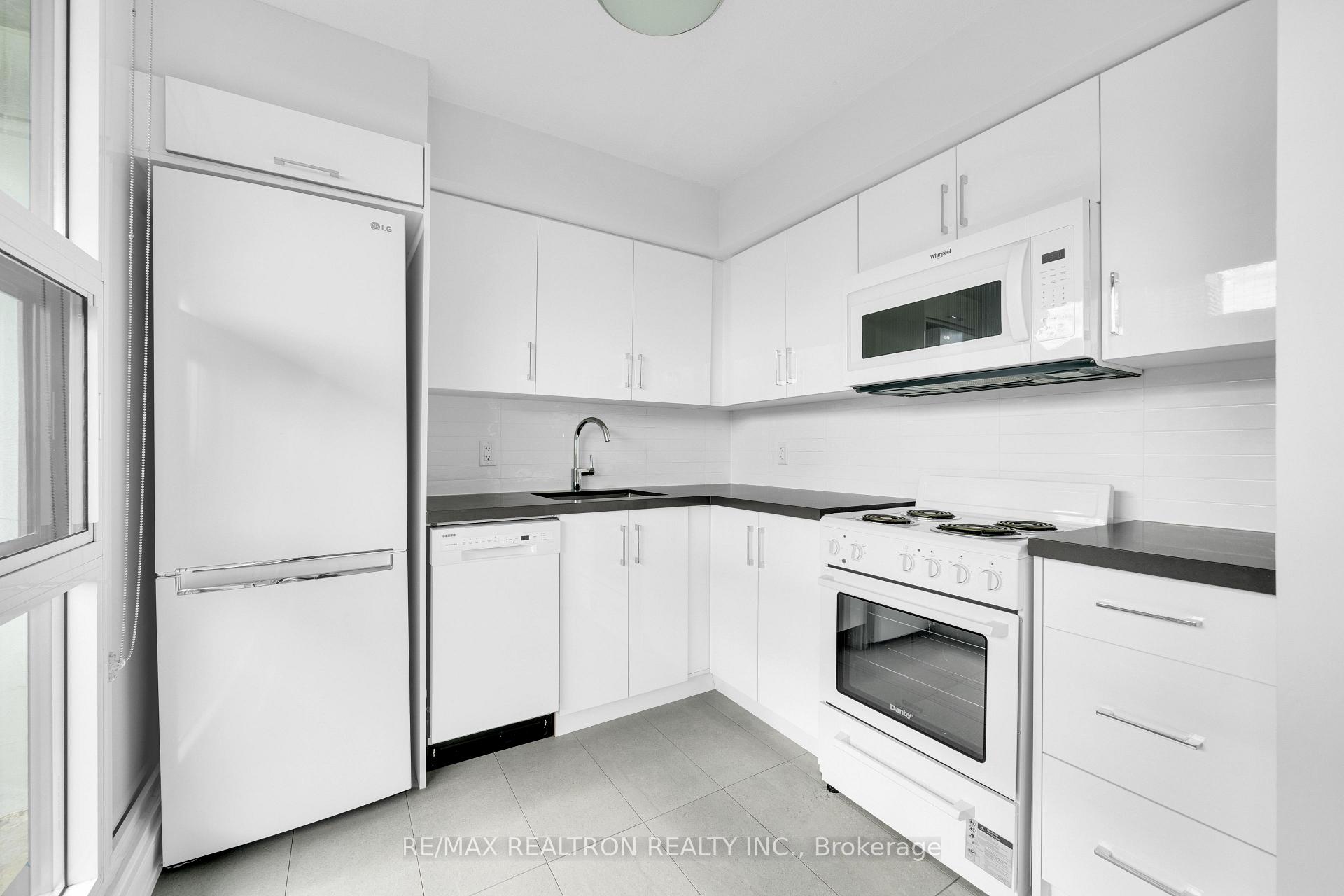 Photo 9 of Unit 2401, 33 Isabella Street, Toronto, Church-Yonge Corridor — HOMEH