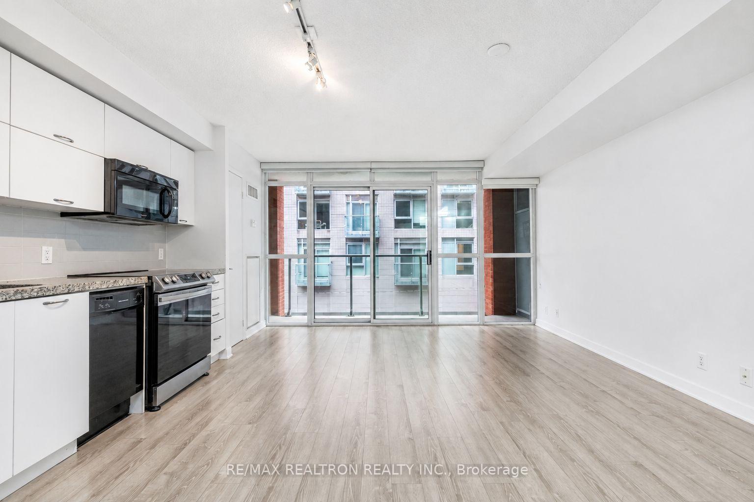 Photo 2 of Unit 309, 21 Nelson Street, Toronto, Waterfront Communities — HOMEH