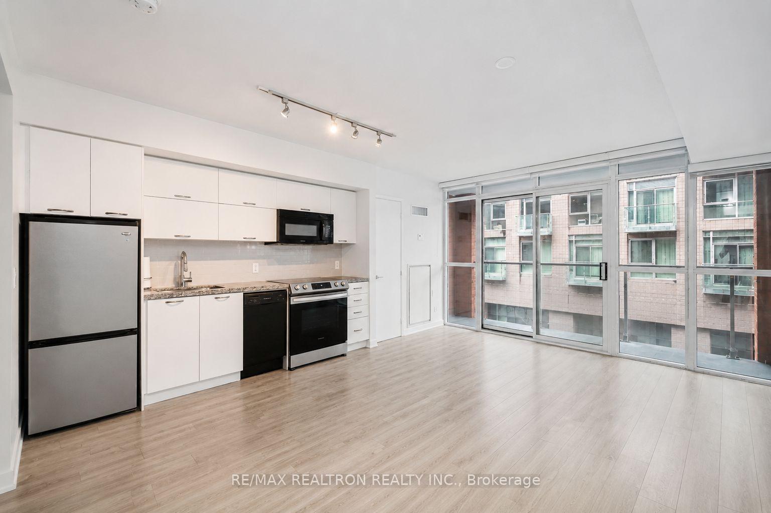 Photo 3 of Unit 309, 21 Nelson Street, Toronto, Waterfront Communities — HOMEH