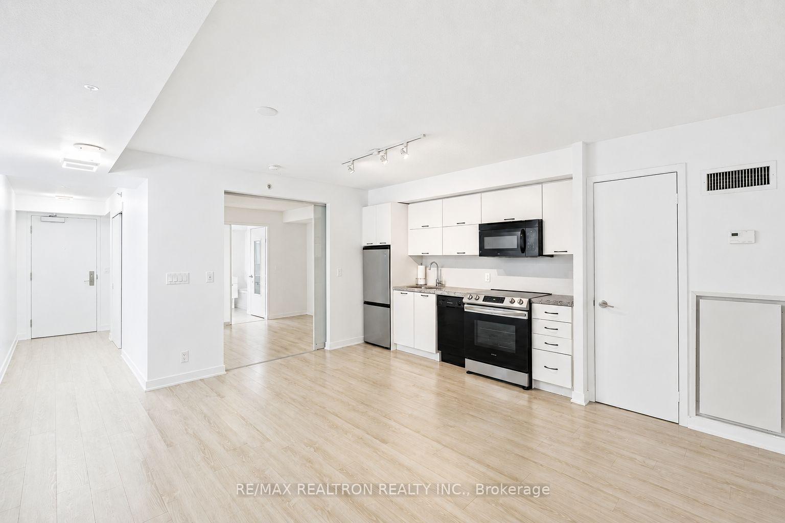 Photo 4 of Unit 309, 21 Nelson Street, Toronto, Waterfront Communities — HOMEH