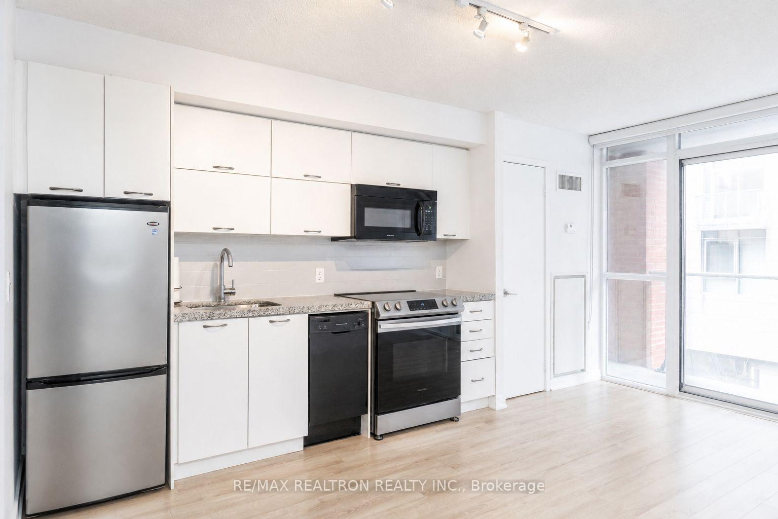Photo 8 of Unit 309, 21 Nelson Street, Toronto, Waterfront Communities — HOMEH