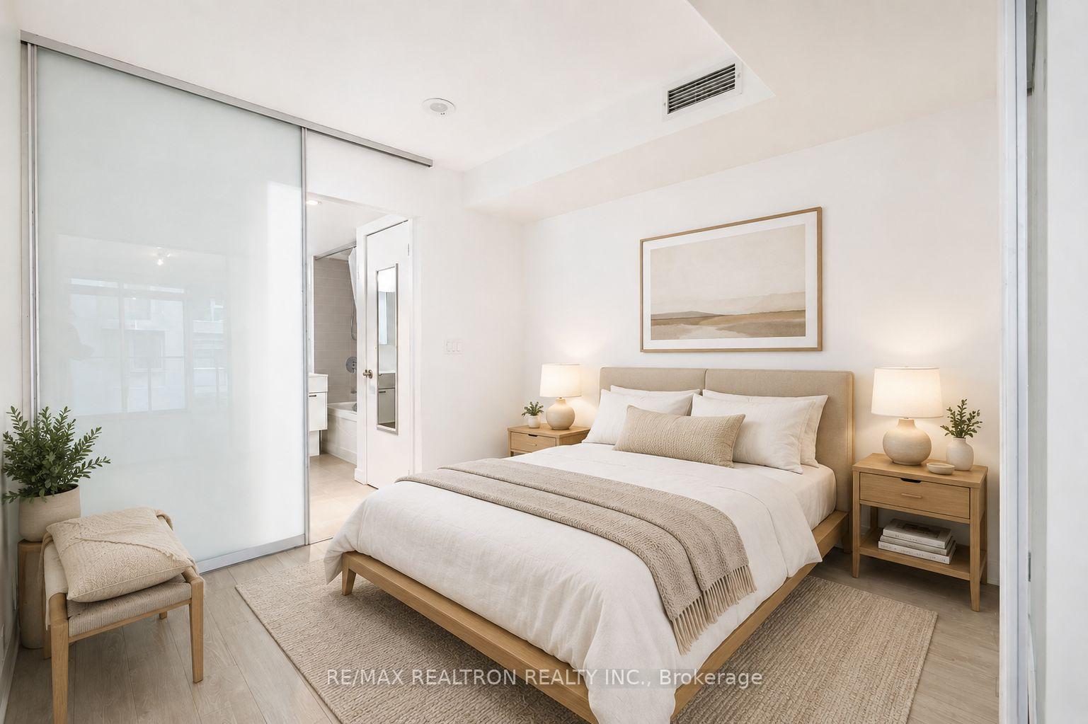 Photo 9 of Unit 309, 21 Nelson Street, Toronto, Waterfront Communities — HOMEH