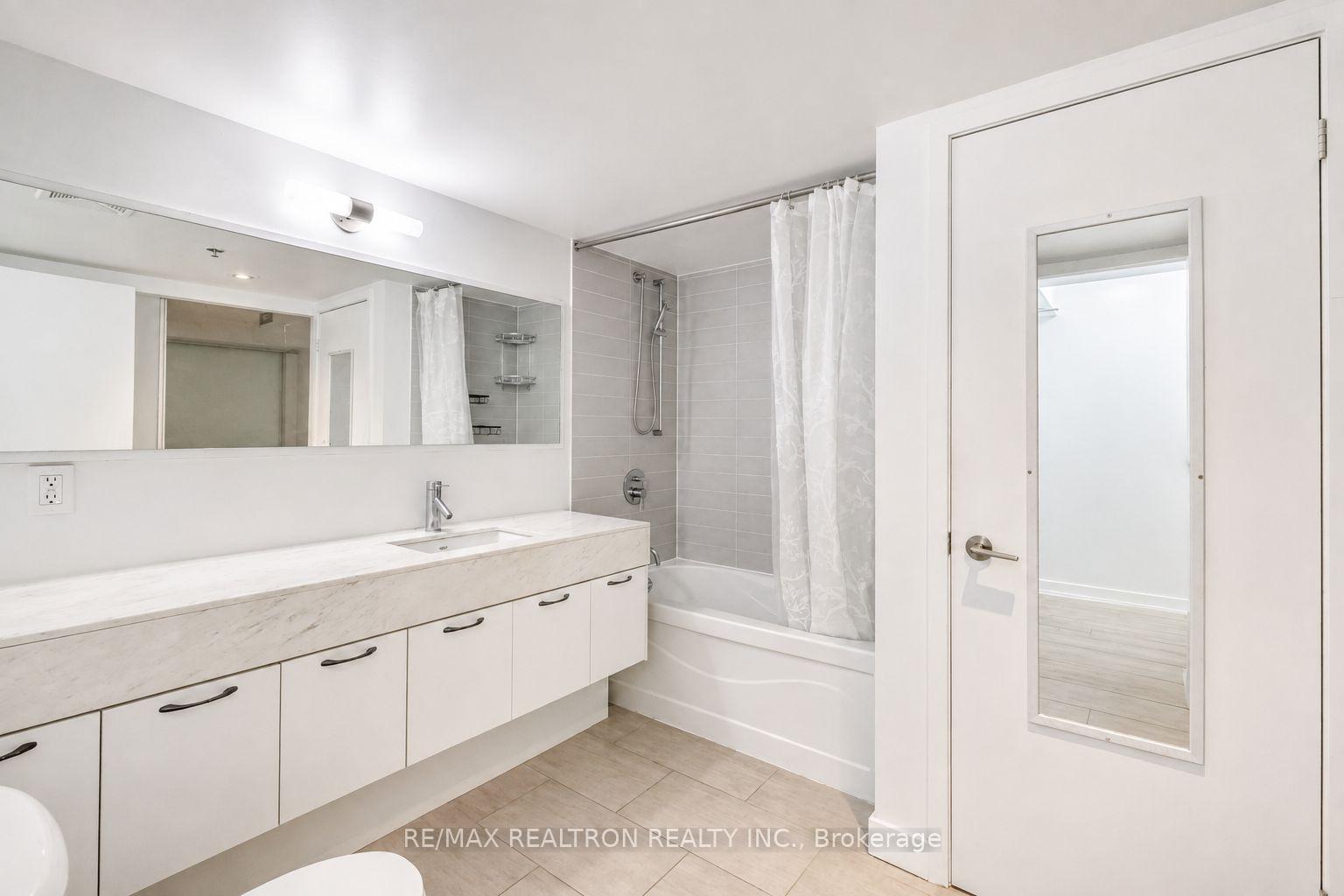 Photo 13 of Unit 309, 21 Nelson Street, Toronto, Waterfront Communities — HOMEH