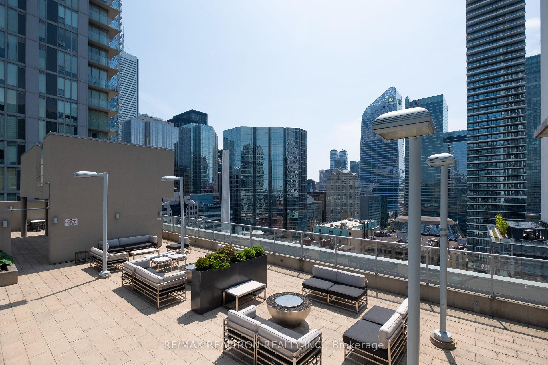 Photo 17 of Unit 309, 21 Nelson Street, Toronto, Waterfront Communities — HOMEH