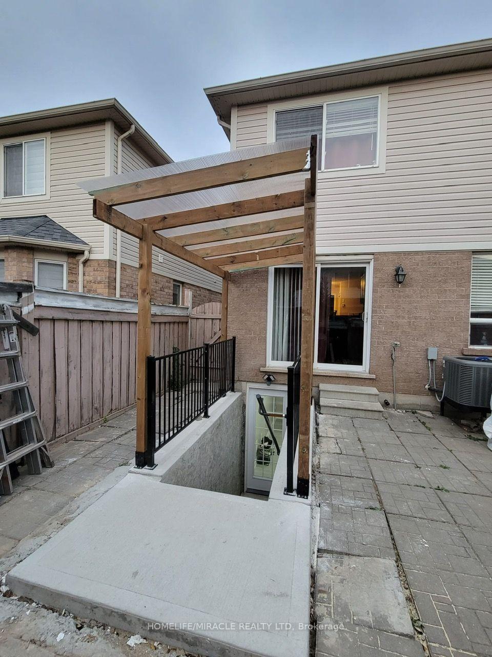 Front of 22 Tawnie Cres (Basement)