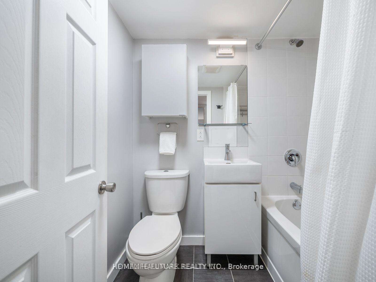 Photo 6 of Unit #BSMT, 30 Coe Hill Drive, Toronto, High Park-Swansea — HOMEH