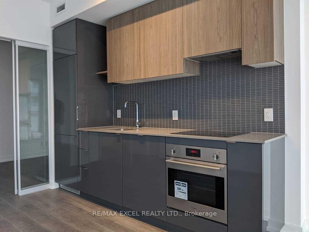 Photo 4 of Unit 2706, 161 Roehampton Avenue, Toronto, Mount Pleasant West — HOMEH