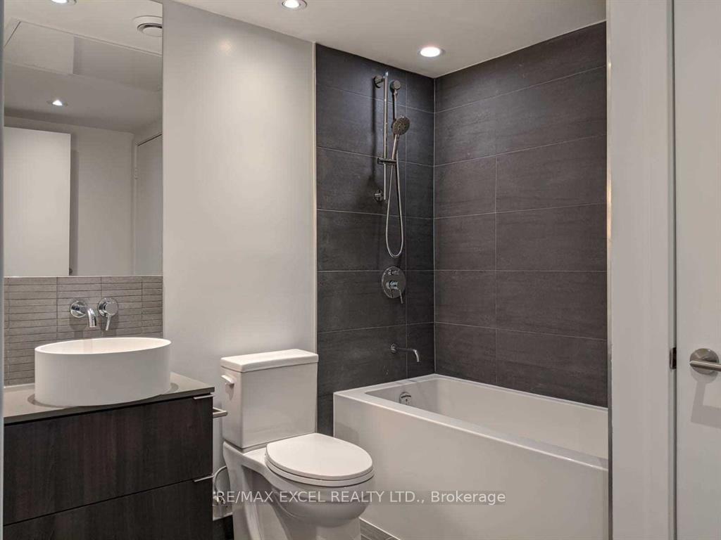 Photo 8 of Unit 2706, 161 Roehampton Avenue, Toronto, Mount Pleasant West — HOMEH