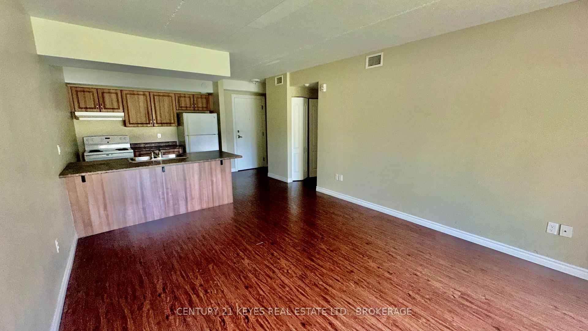 Photo 2 of Unit 101, 665 King Street W, Gananoque, Gananoque — HOMEH