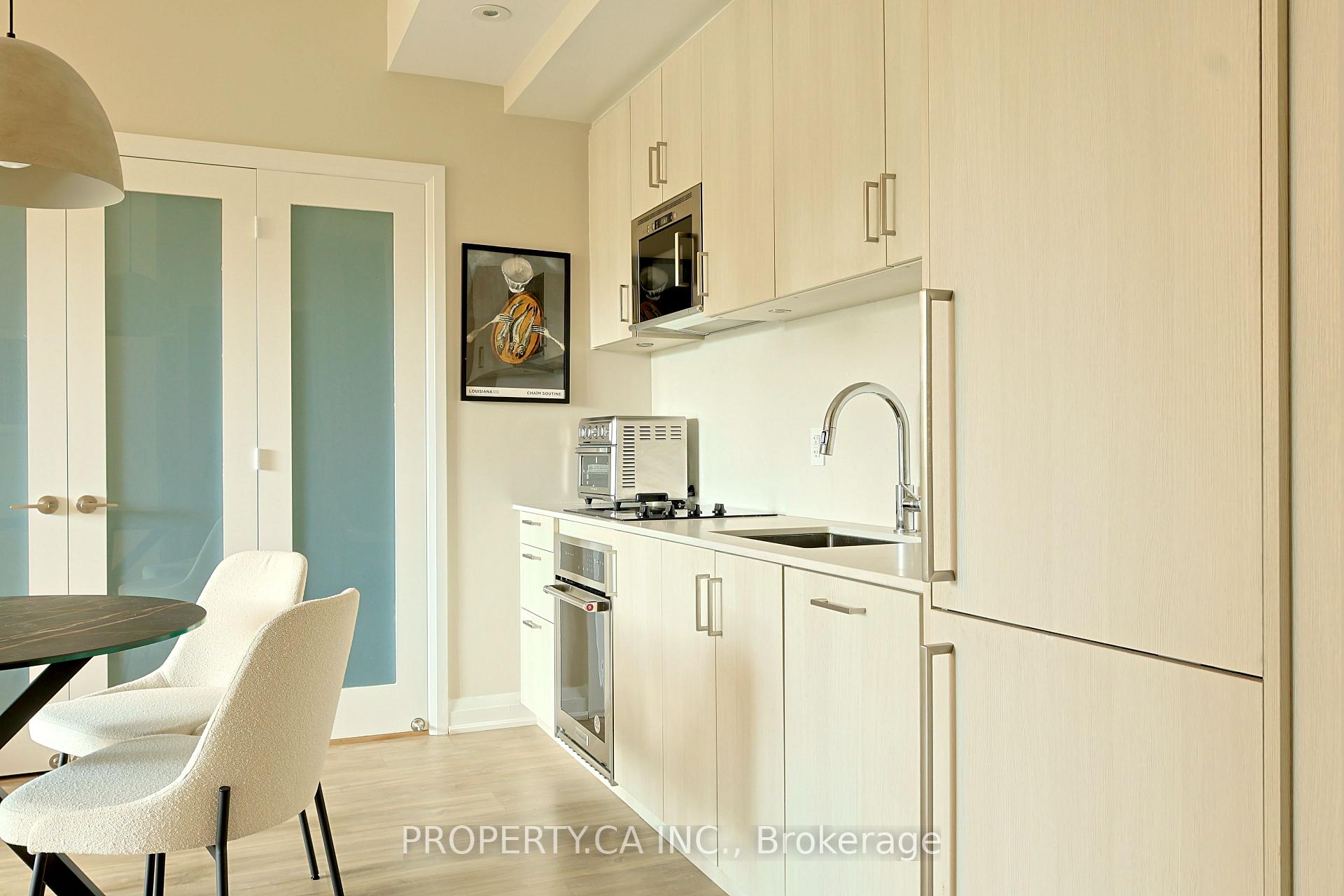 Photo 2 of Unit 424, 280 Howland Avenue, Toronto, The Annex — HOMEH