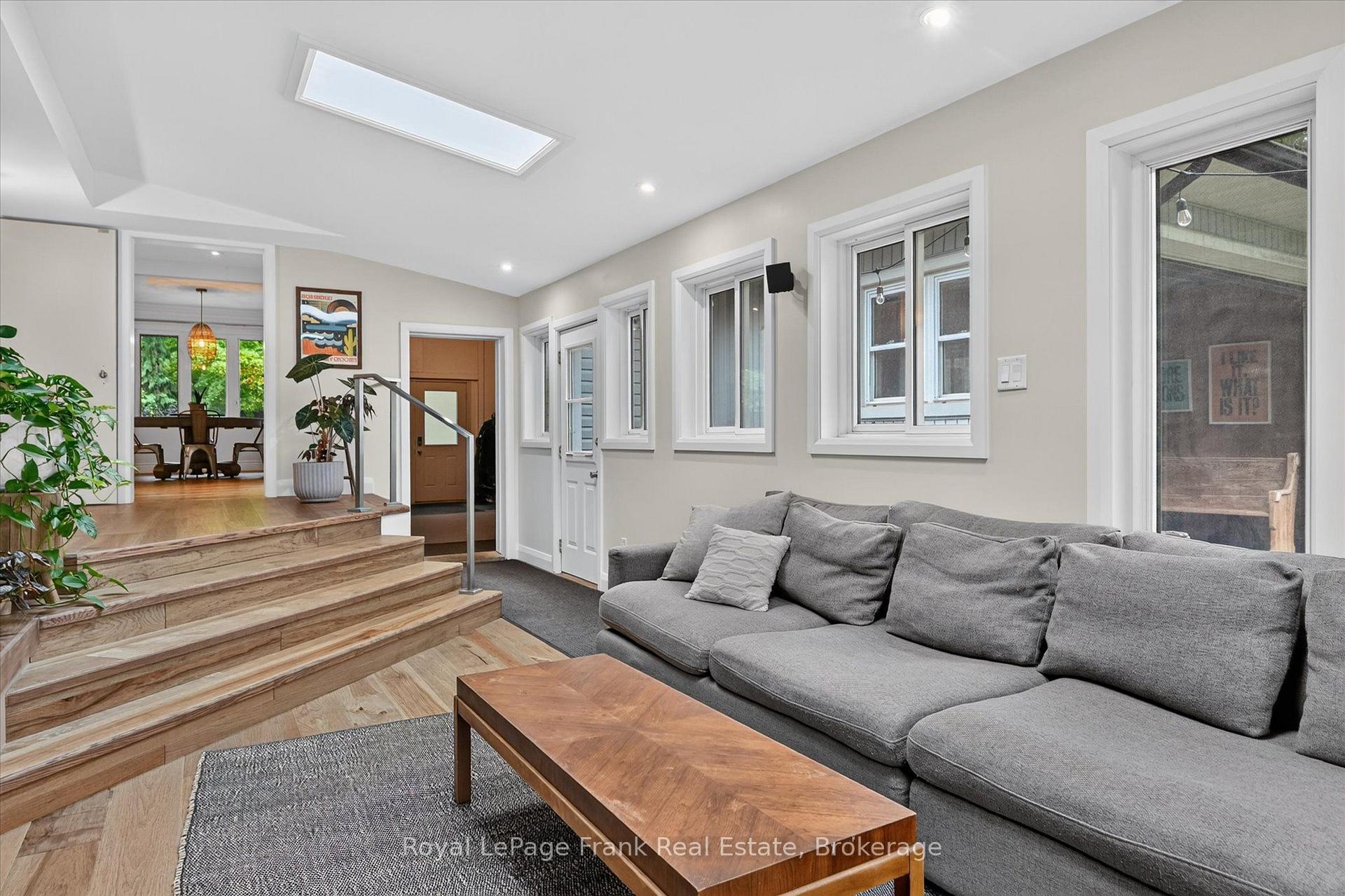Photo 6 of 298 Cottonwood Drive, Peterborough, Monaghan Ward 2 — HOMEH