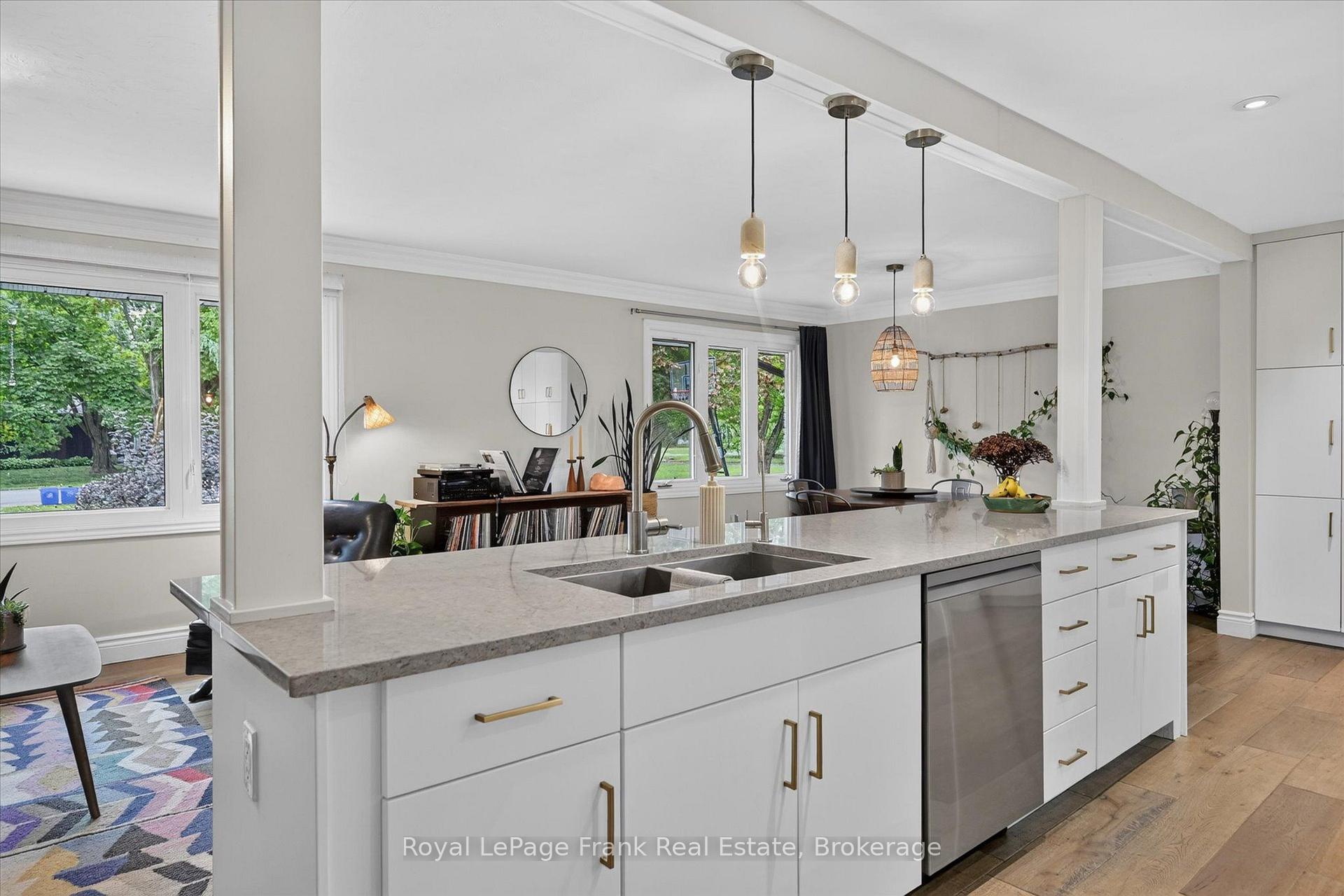 Photo 10 of 298 Cottonwood Drive, Peterborough, Monaghan Ward 2 — HOMEH