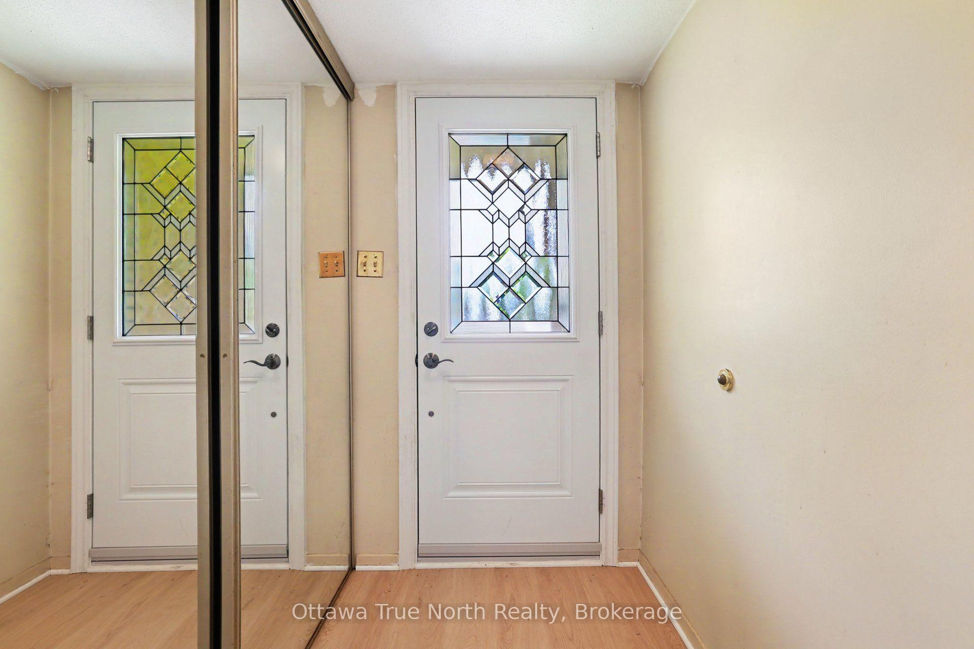 Photo 3 of 41 Aldgate Crescent, Ottawa, Barrhaven - Pheasant Run — HOMEH