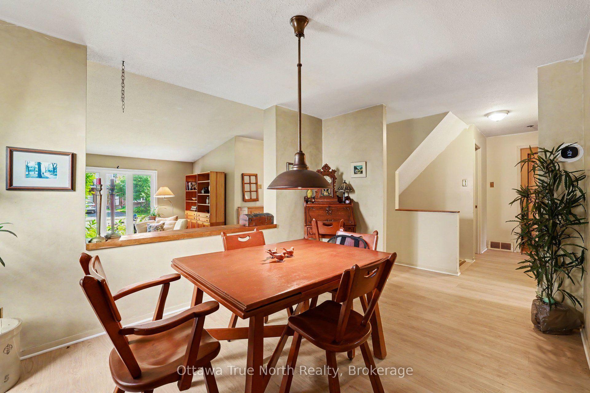 Photo 7 of 41 Aldgate Crescent, Ottawa, Barrhaven - Pheasant Run — HOMEH