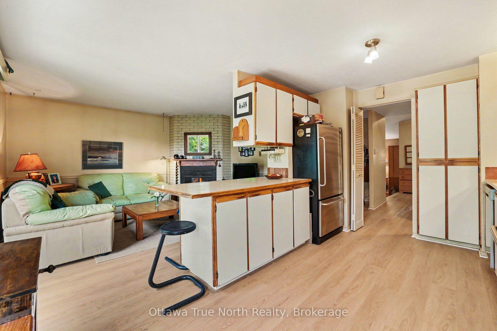 Photo 13 of 41 Aldgate Crescent, Ottawa, Barrhaven - Pheasant Run — HOMEH