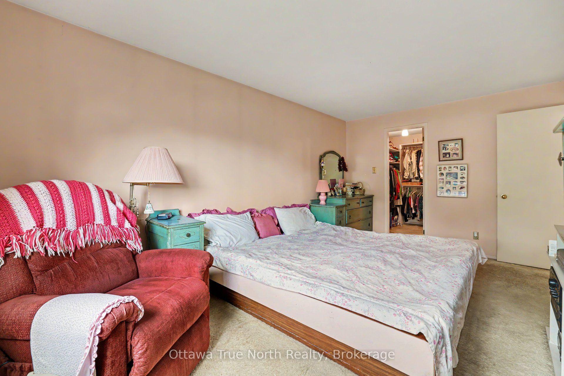 Photo 17 of 41 Aldgate Crescent, Ottawa, Barrhaven - Pheasant Run — HOMEH
