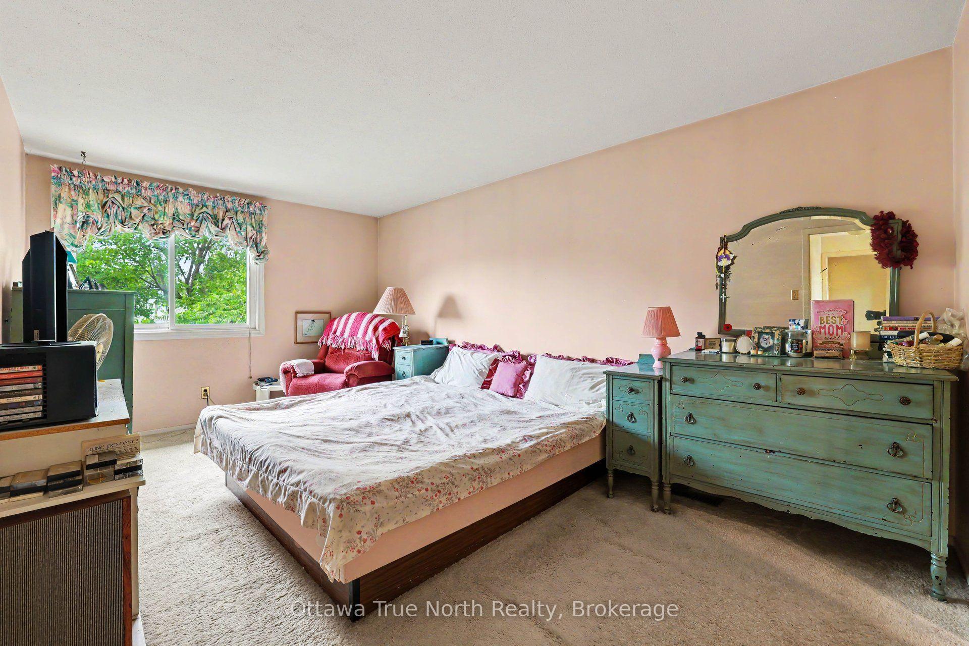 Photo 18 of 41 Aldgate Crescent, Ottawa, Barrhaven - Pheasant Run — HOMEH