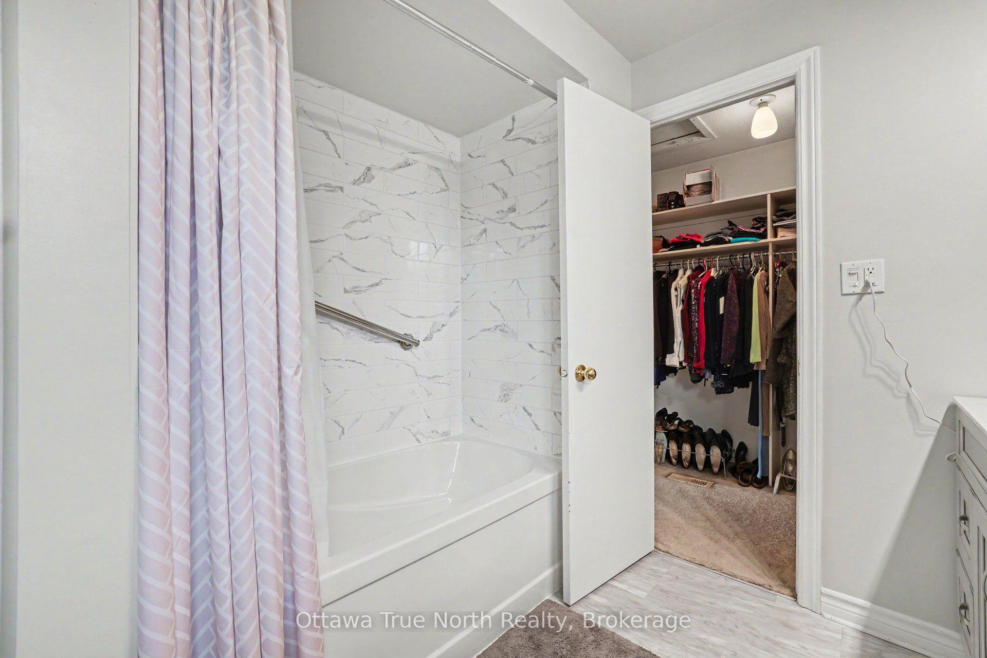 Photo 20 of 41 Aldgate Crescent, Ottawa, Barrhaven - Pheasant Run — HOMEH