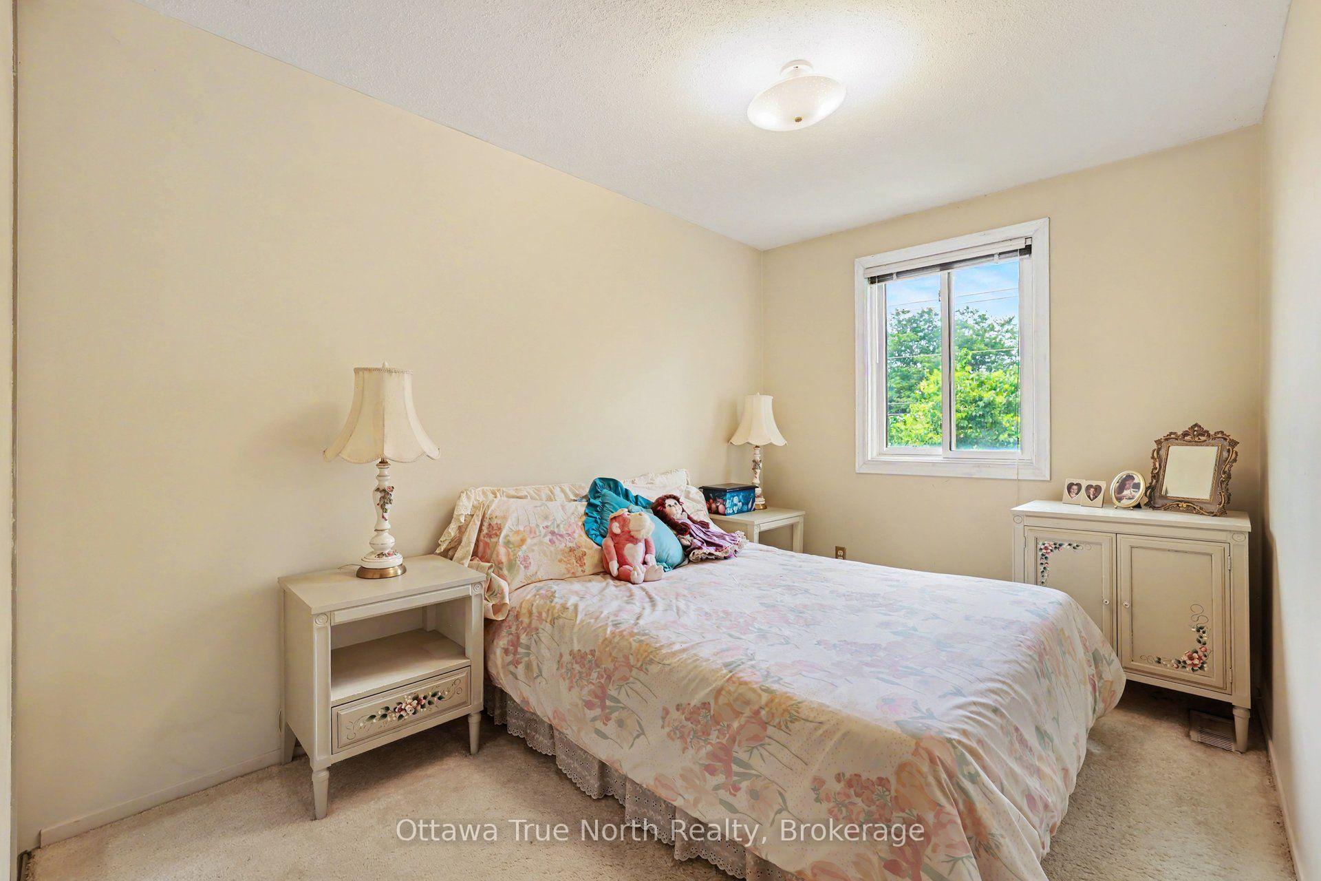 Photo 24 of 41 Aldgate Crescent, Ottawa, Barrhaven - Pheasant Run — HOMEH
