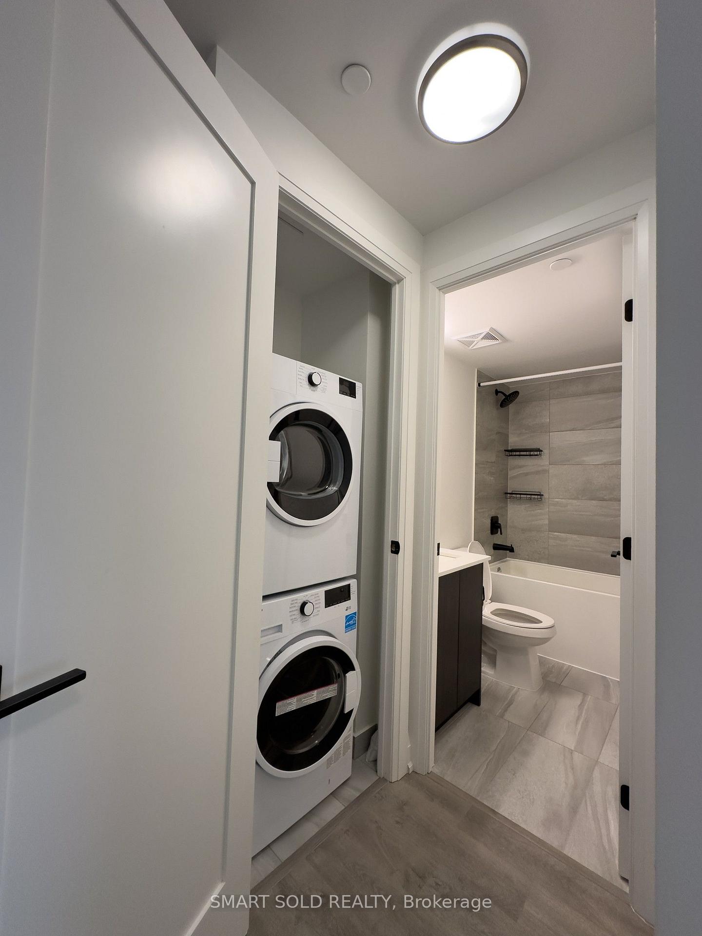 Photo 8 of Unit 704, 2369 Danforth Avenue, Toronto, East End-Danforth — HOMEH