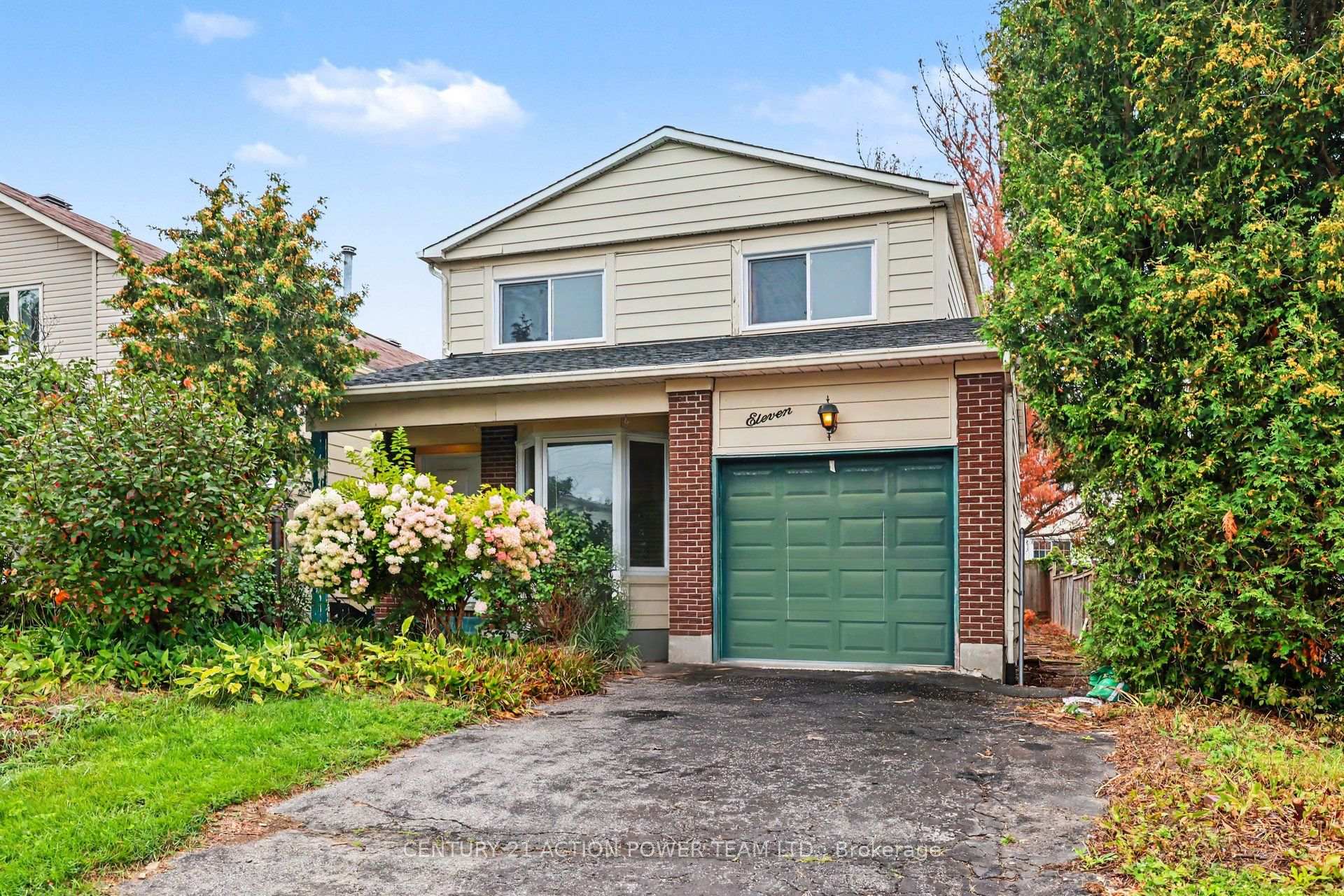 Photo 3 of 11 Riding Way, Ottawa, Kanata - Bridlewood — HOMEH