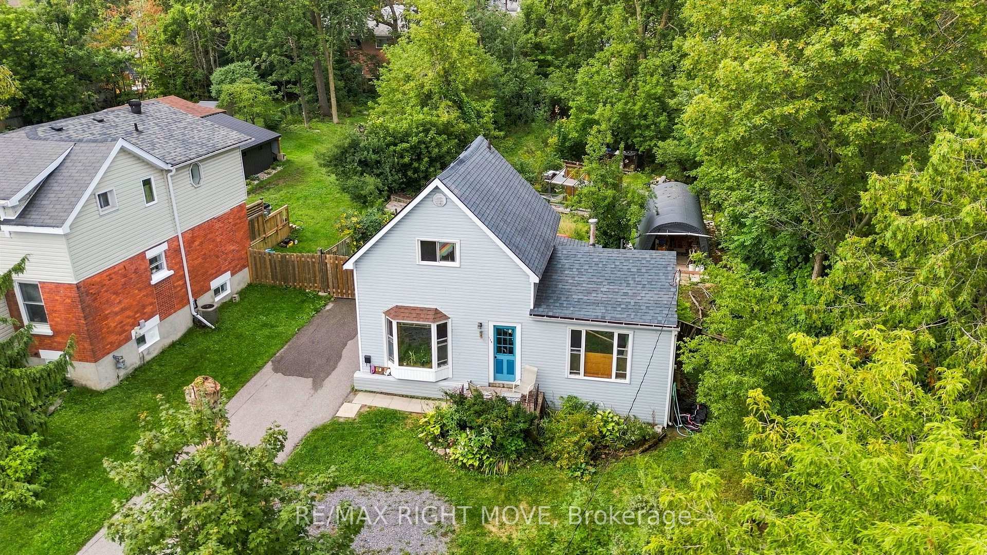 Photo 2 of 138 Borland Street E, Orillia — HOMEH
