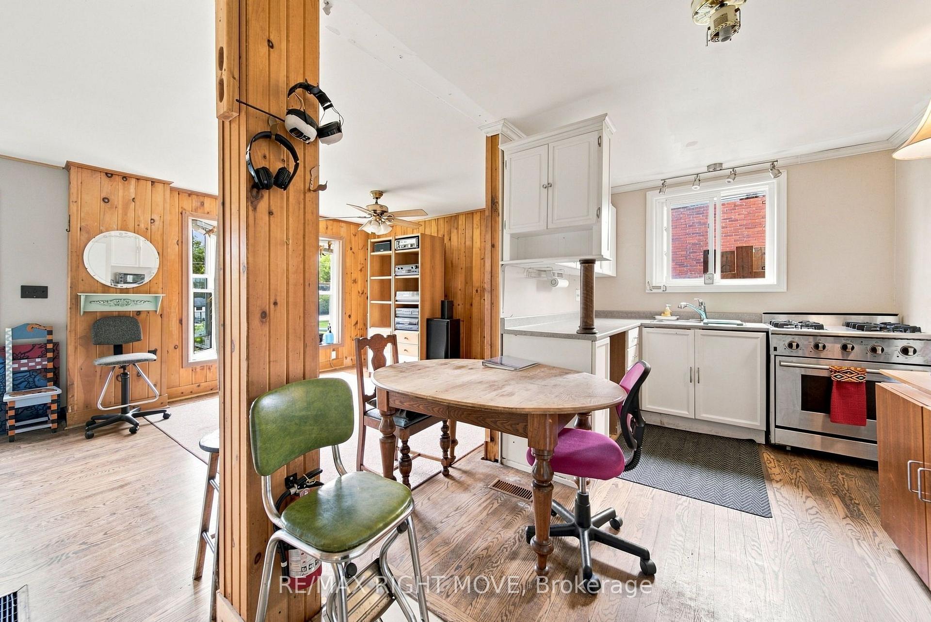 Photo 9 of 138 Borland Street E, Orillia — HOMEH