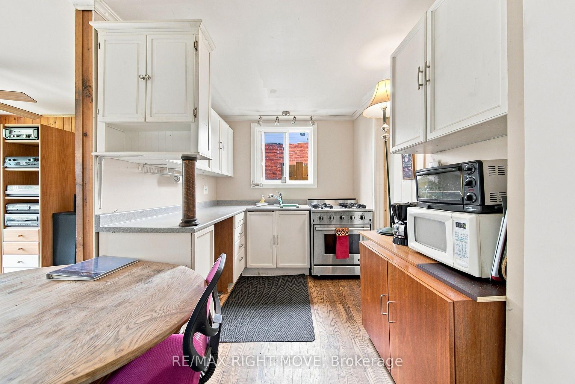 Photo 10 of 138 Borland Street E, Orillia — HOMEH
