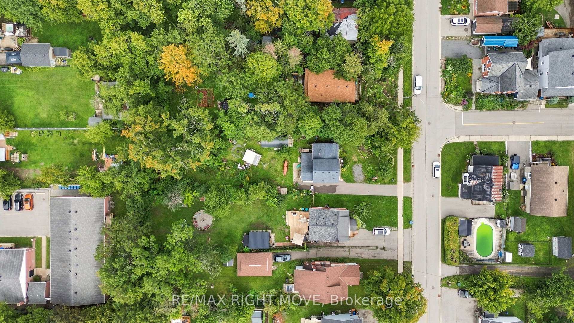 Photo 33 of 138 Borland Street E, Orillia — HOMEH