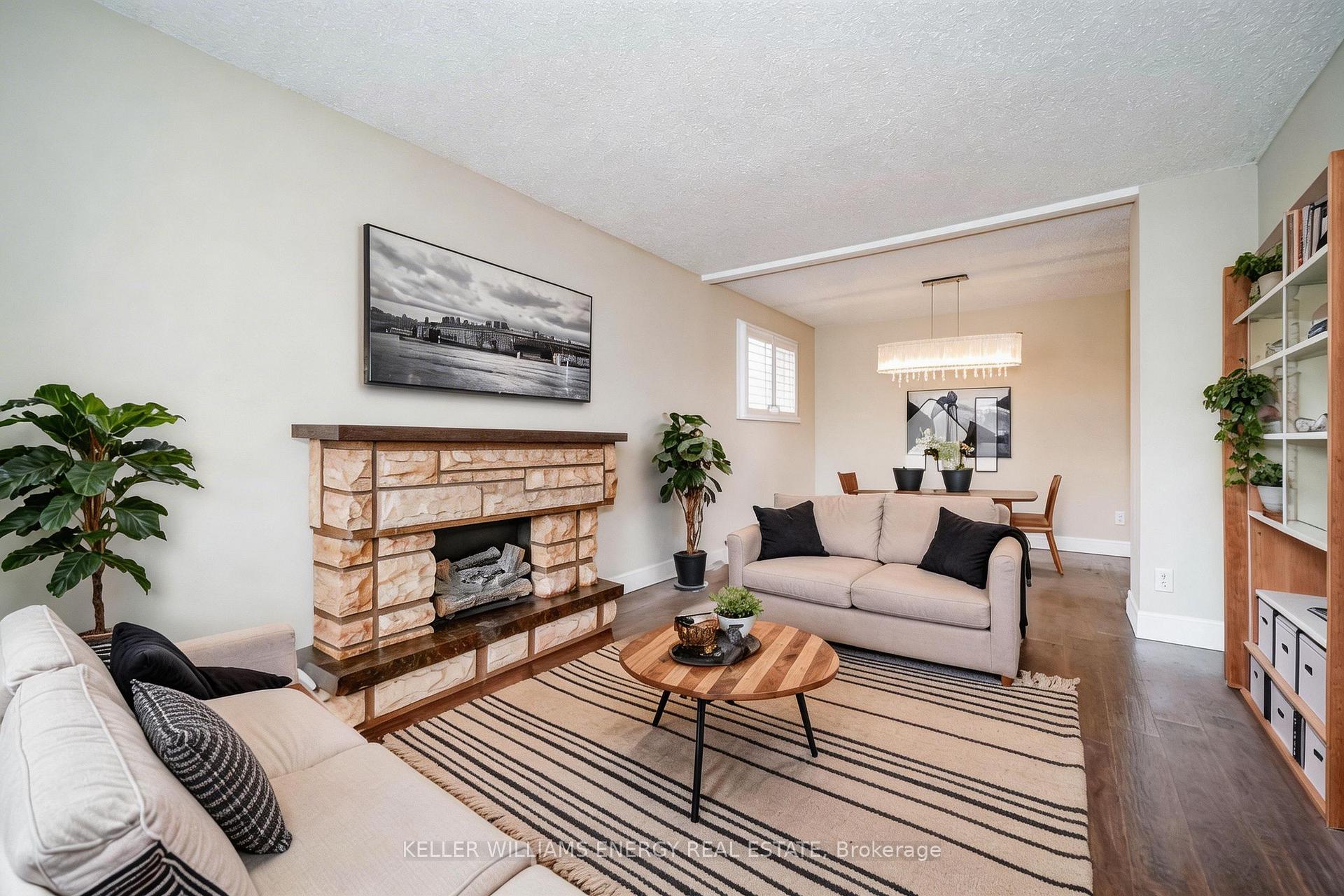 Photo 6 of 23 Downham Drive, Clarington, Bowmanville — HOMEH