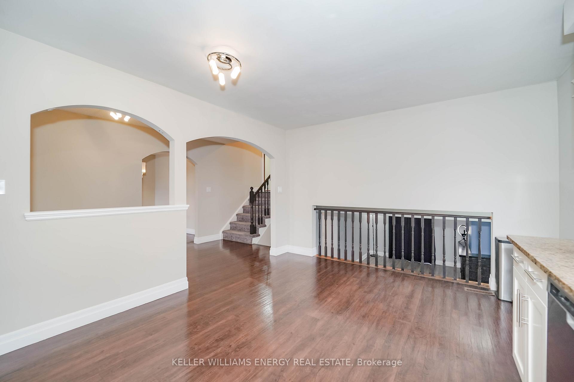 Photo 8 of 23 Downham Drive, Clarington, Bowmanville — HOMEH