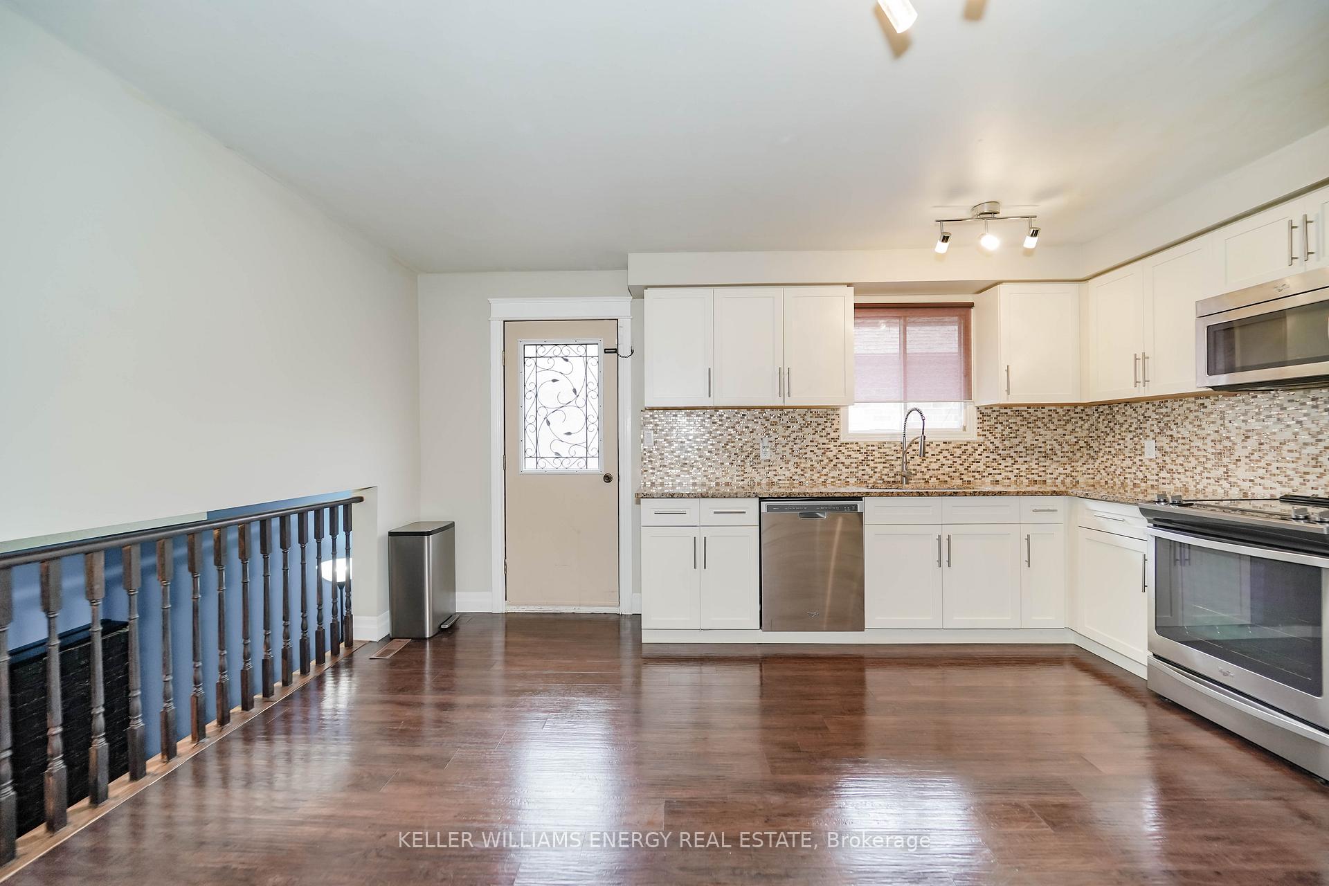 Photo 9 of 23 Downham Drive, Clarington, Bowmanville — HOMEH